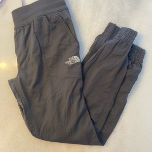 Girls North Face Pant Size 7/8 (small)